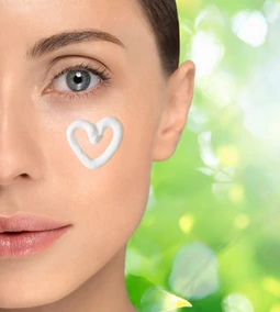 Most minden a bőrünkről szól